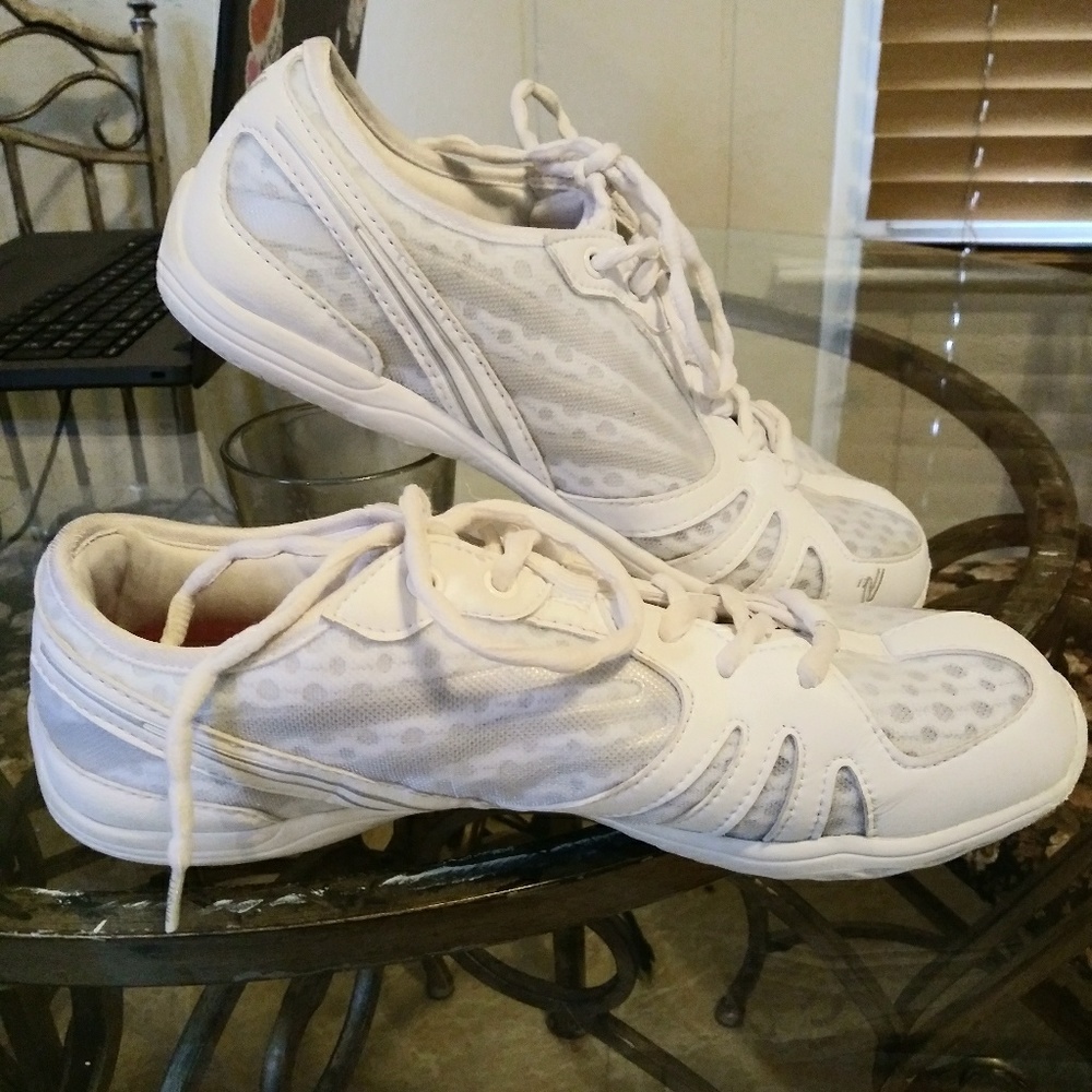 Varsity mens cheer shoes last pass 2
